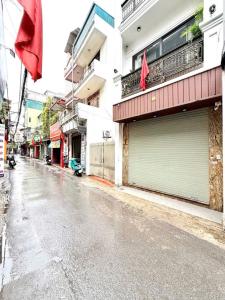 Tôi cần bán nhà riêng phố Tân Mai, q Hoàng Mai 47m 6T- Gara Ô tô, Lô góc. LH CC Hiền: 0986430899
